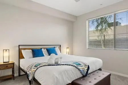 Apartment Paradise Cozysuites With Pool And Jacuzzi 11 Phoenix